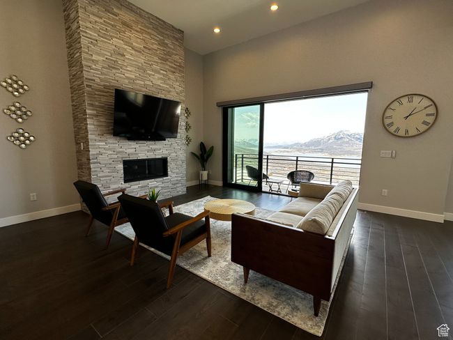 818 E Miner Way, Townhouse with 3 bedrooms, 3 bathrooms and 2 parking in Hideout UT | Image 5