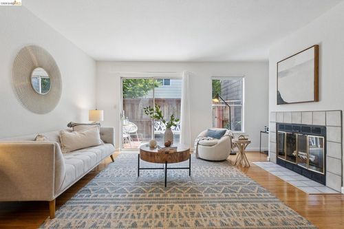 1806 Dwight Way, Berkeley, CA, 94703-1924 | Card Image