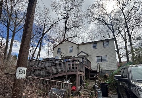 51 1st St, Dracut, MA, 01826-1044 | Card Image