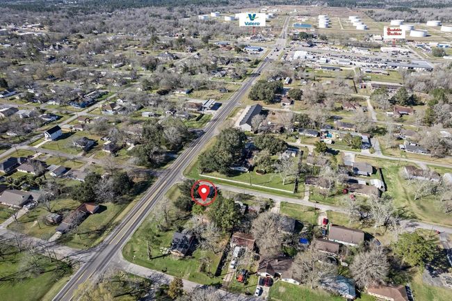 715 Highway 326 S, House other with 3 bedrooms, 2 bathrooms and null parking in Sour Lake TX | Image 26