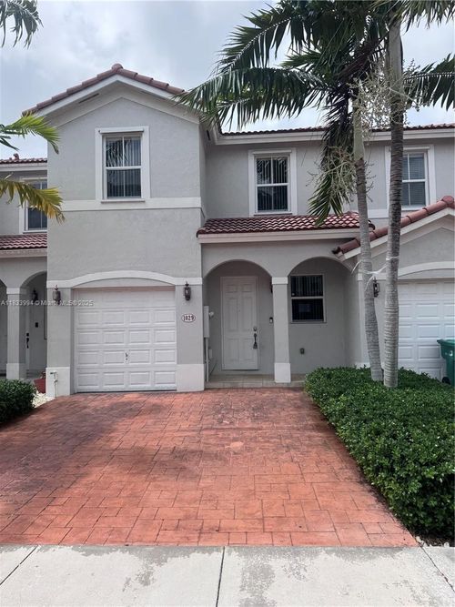 1029 Ne 207th Ter, Miami, FL, 33179-1935 | Card Image