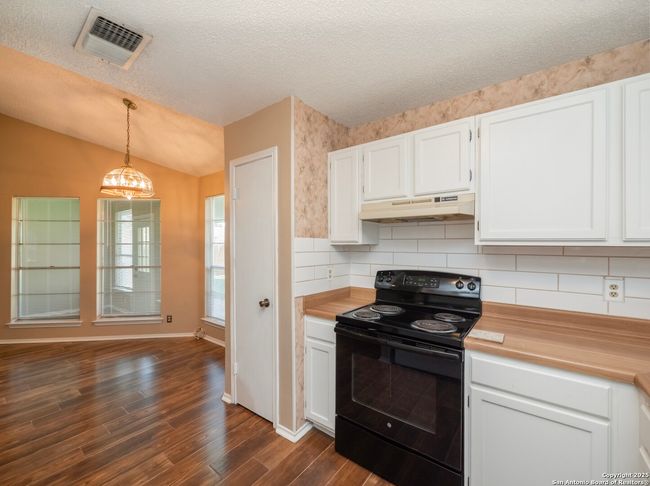 7903 Forest Cabin, House other with 2 bedrooms, 1 bathrooms and null parking in Live Oak TX | Image 8