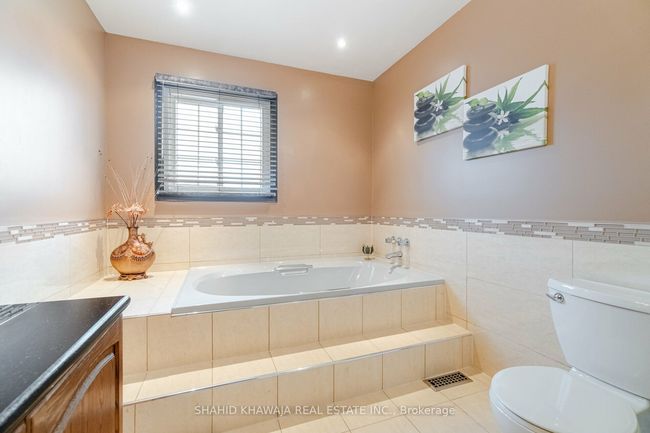 520 Ceremonial Dr, House other with 4 bedrooms, 3 bathrooms and 3 parking in Mississauga ON | Image 28