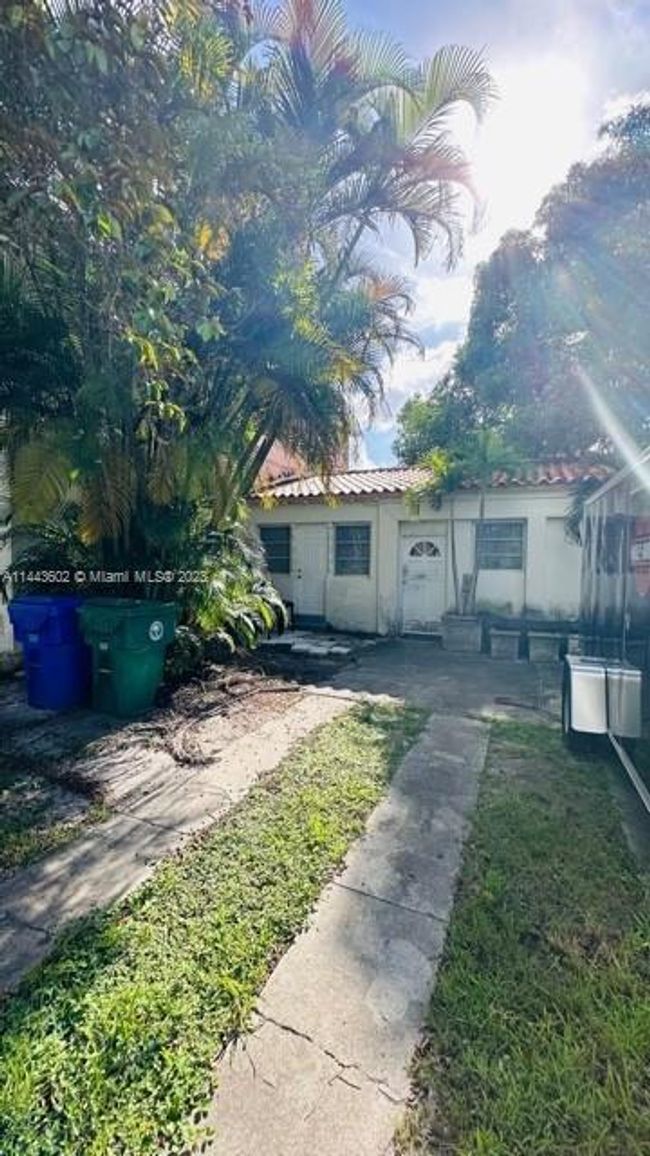1414 Sw 19 Th Ave, House other with 4 bedrooms, 3 bathrooms and null parking in Miami FL | Image 5