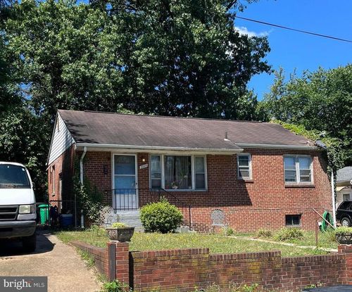 5004 59th Ave, HYATTSVILLE, MD, 20781-2755 | Card Image