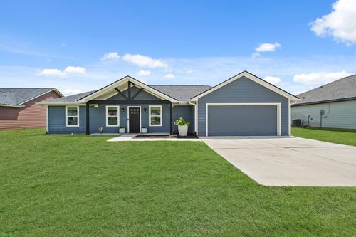 316 East St, East Bernard, TX, 77435-9643 | Card Image