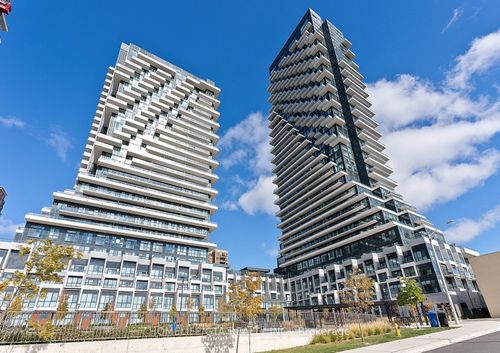2339-20 Inn On The Park Drive, North York, ON, M3C0P8 | Card Image