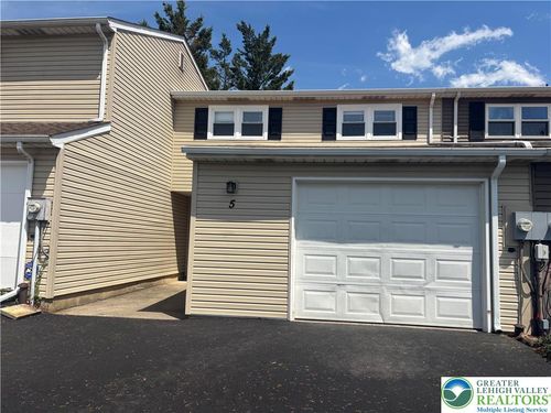 5 Stonewood Pl, Catasauqua, PA, 18032-1017 | Card Image