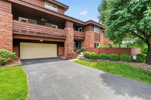 1137 Claytonbrook Ct, Ballwin, MO, 63011-1592 | Card Image