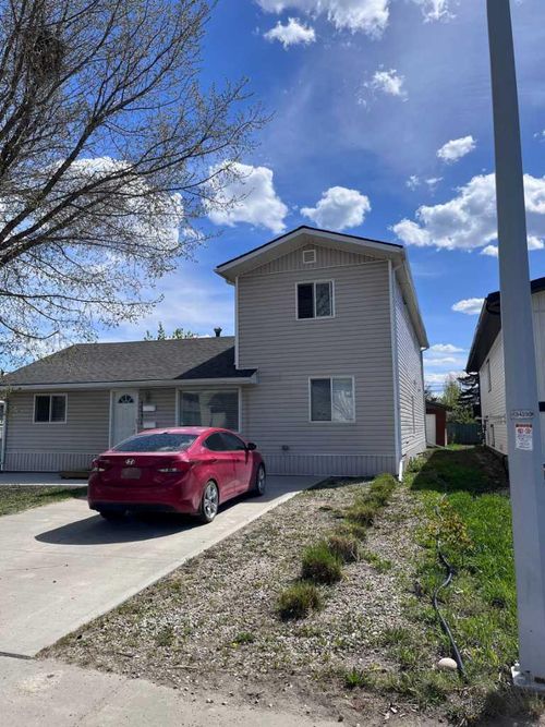 10531 104 Avenue, Grande Prairie, AB, T8V1G2 | Card Image