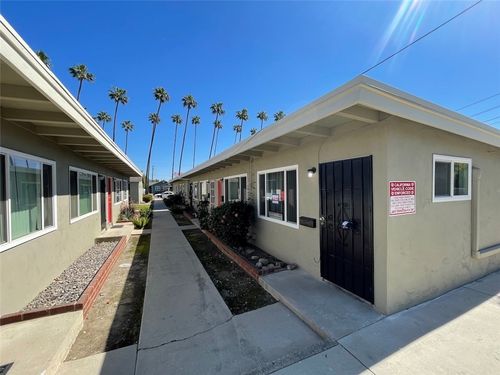 06-1015 N Azusa Avenue, Azusa, CA, 91702 | Card Image