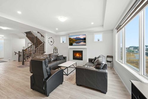 717 Windrow Manor Sw, Airdrie, AB, T4B5H6 | Card Image