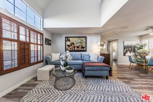 4-170 N Sierra Bonita Ave, Pasadena, CA, 91106-2108 | Card Image