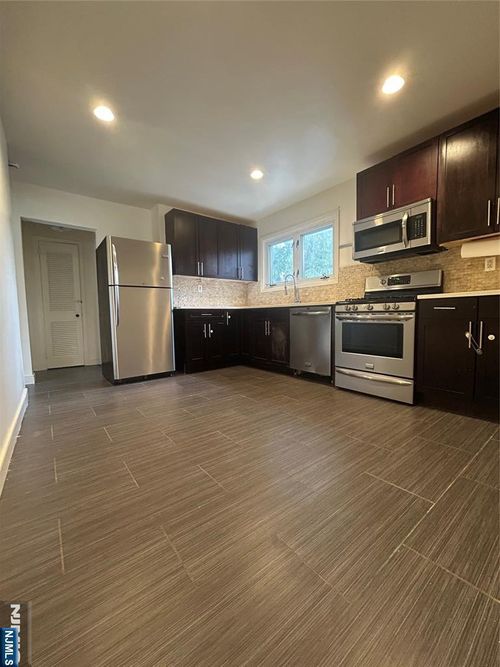 68 Jewell St, Garfield, NJ, 07026-3750 | Card Image