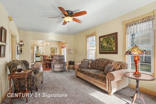 222 W Hosmer St, Saint Charles, MI, 48655-1728 | Card Image