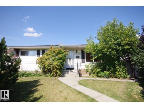 9412 134 Ave Nw, Edmonton, AB, T5E1H7 | Card Image