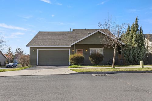 20702 Beaumont Dr, Bend, OR, 97701-7937 | Card Image