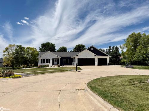 1611 Willow Pl, Clear Lake, IA, 50428-3747 | Card Image