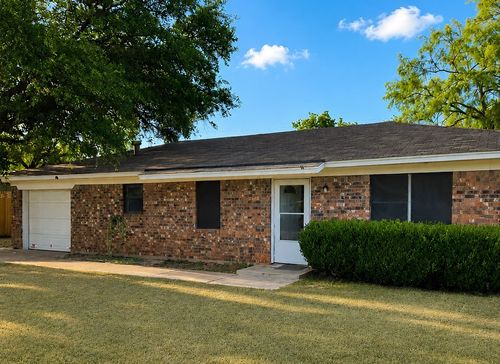 3928 Crestridge Dr, Brownwood, TX, 76801-7635 | Card Image