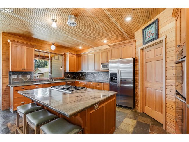 17765 Monnier Rd Ne, House other with 5 bedrooms, 4 bathrooms and 4 parking in Hubbard OR | Image 12