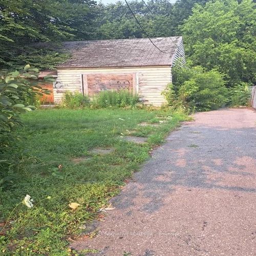 11 Centre St, Scarborough, ON, M1J3B4 | Card Image