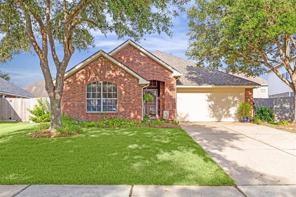 Castle Cove Ln, League City, TX 77573