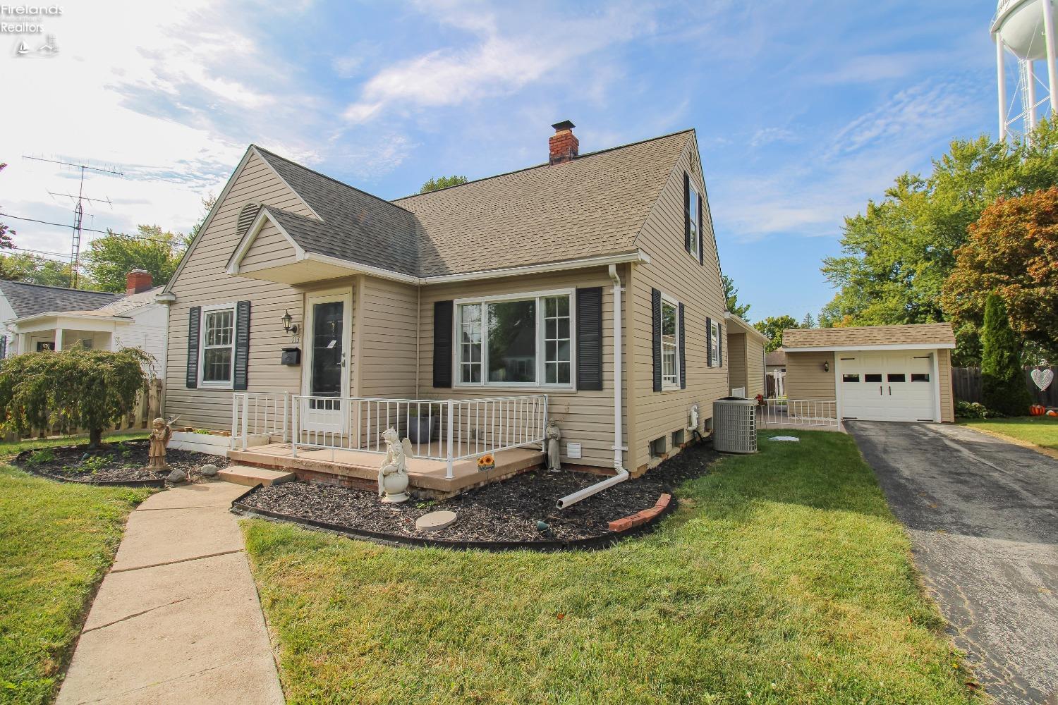 Schiller Ave, Sandusky, OH 44870