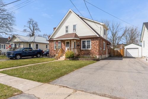 3924 Fletcher Avenue, Lincoln, ON, L0R2C0 | Card Image