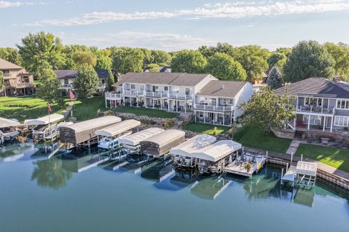 unit-1-15525 Harbor Dr, Spirit Lake, IA, 51360-7589 | Card Image