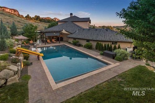 2585 E Varco Via Ct, Boise, ID, 83712-6726 | Card Image