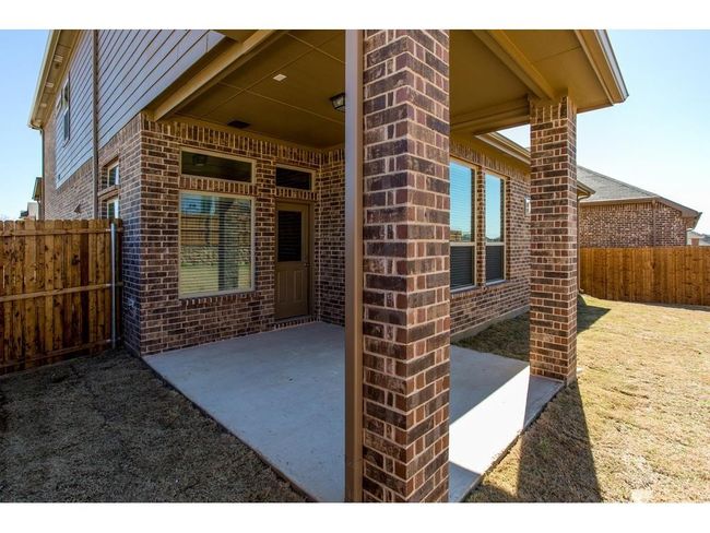 Covered back patio | Image 30