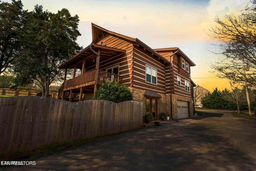 12771 Saddle Way, Knoxville, TN, 37922-6676 | Card Image