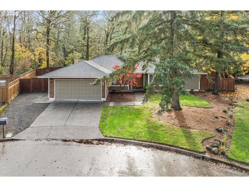 18434 Sandpiper Cir, Lake Oswego, OR, 97035-8218 | Card Image