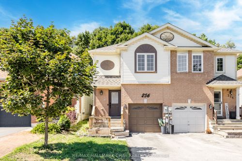 256 Ferndale Dr S, Barrie, ON, L4N8J9 | Card Image
