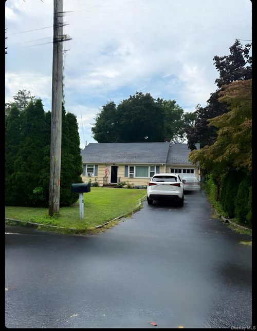 18 Downing Ave, Sea Cliff, NY, 11579-2014 | Card Image