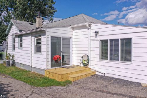 3176 Margaret St, Auburn Hills, MI, 48326-3629 | Card Image