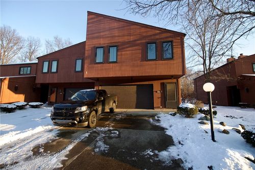 32715 Willow Brook Ln, North Ridgeville, OH, 44039-2428 | Card Image