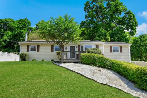 3 Ritter Dr, Wappingers Falls, NY, 12590-1213 | Card Image