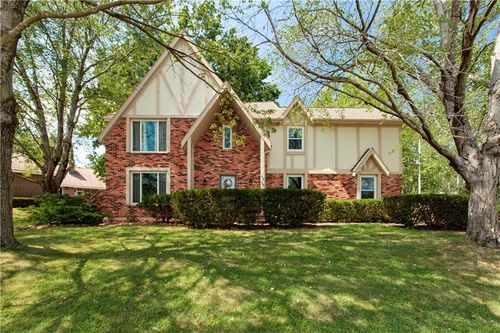 4616 Nw Bramble Trl, Lee's Summit, MO, 64064-1412 | Card Image