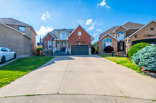 3 Haskins Crt, Hamilton, ON, L8K6R1 | Card Image
