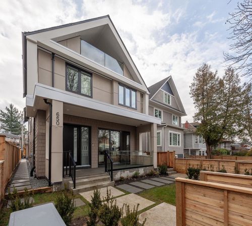 650 E 10th Ave, Vancouver, BC, V5T2A5 | Card Image