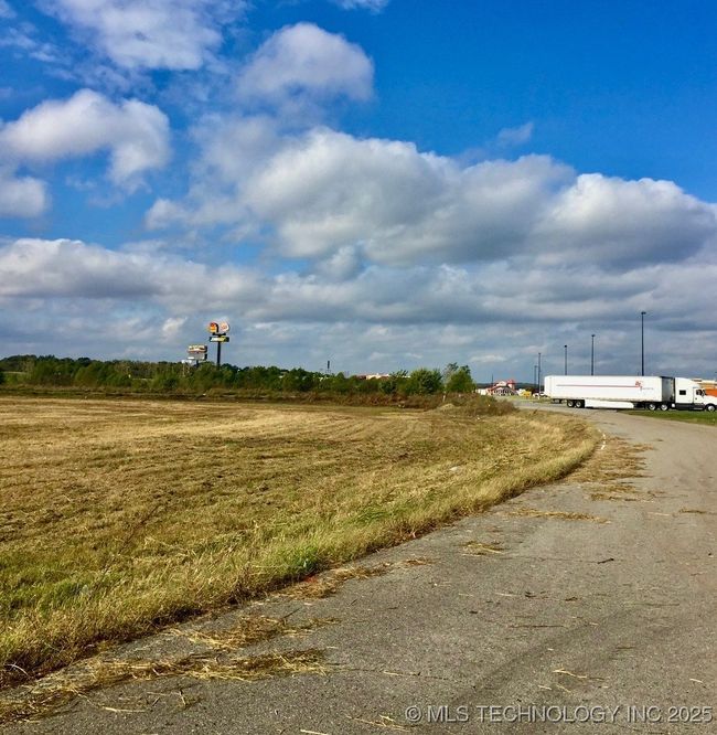 18790 S Highway 100, Home with 0 bedrooms, 0 bathrooms and null parking in Webbers Falls OK | Image 6
