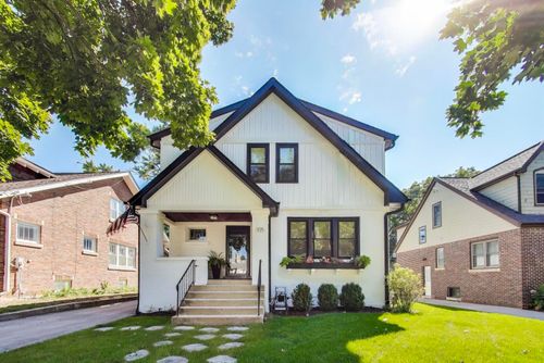 105 Mitchell Ave, Arlington Heights, IL, 60005-1805 | Card Image