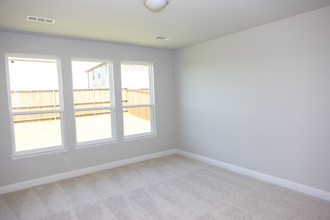 525 Magellan Cir, House other with 4 bedrooms, 2 bathrooms and null parking in Dallas TX | Image 8