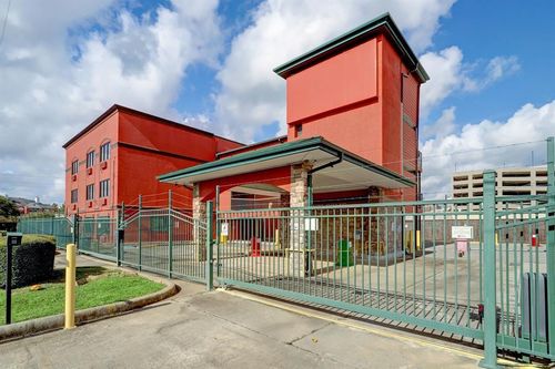 210-1025 Swanson St, Houston, TX, 77030-5011 | Card Image