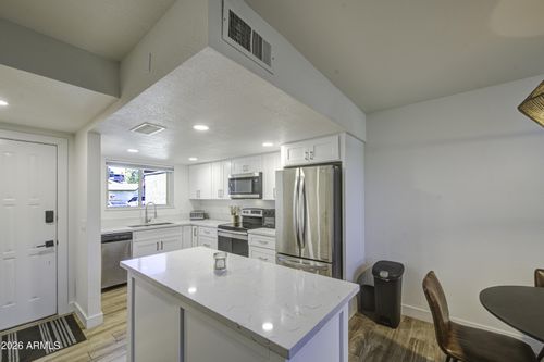 13237 N 25th Dr, Phoenix, AZ, 85029-1441 | Card Image