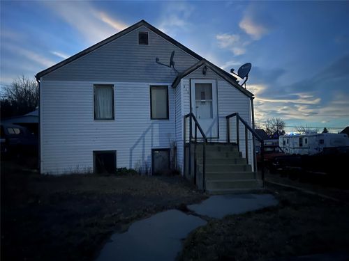 219 11th Ave N, Shelby, MT, 59474-1720 | Card Image