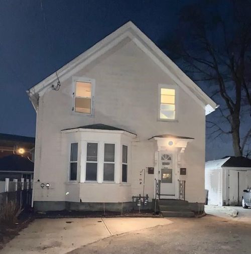 2-35 Mary Ave, East Providence, RI, 02914-3516 | Card Image