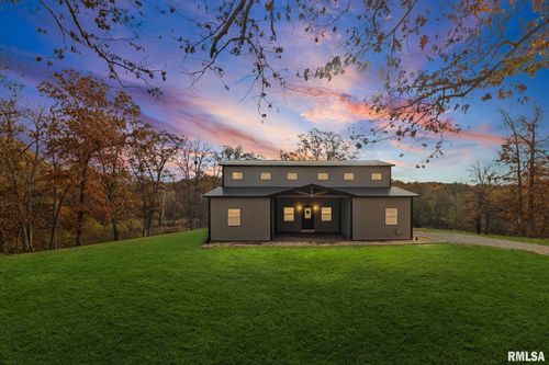 7984 Wilson Rd, Kinmundy, IL, 62854-2618 | Card Image