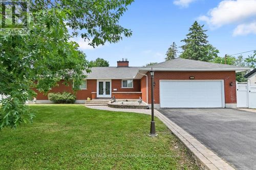 23 Elma St, Gloucester, ON, K1T3W8 | Card Image